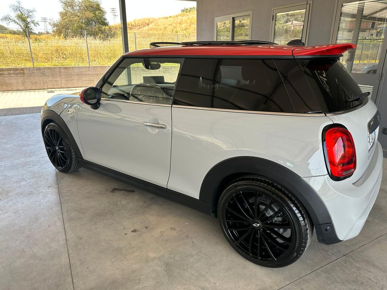 MINI COOPER SD AUTOMATICA 170CV 09/2017