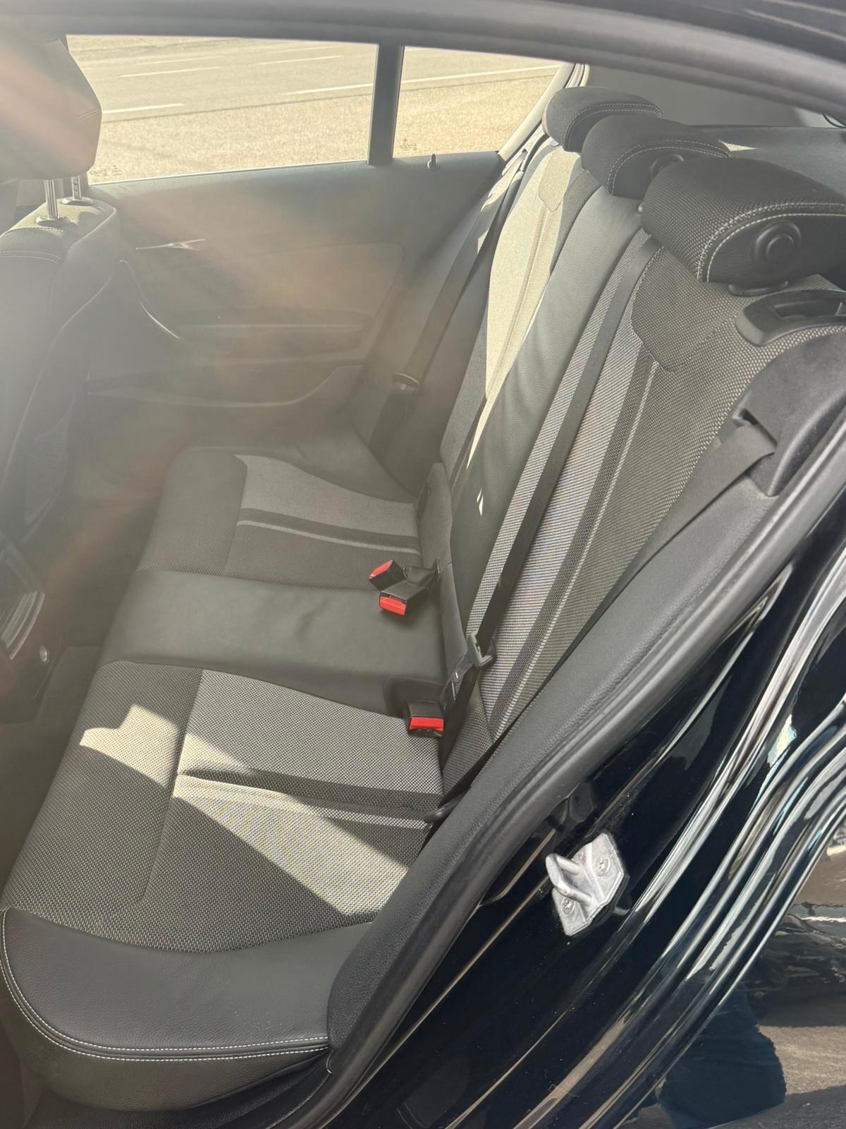 Bmw 118 118d 3p. Urban