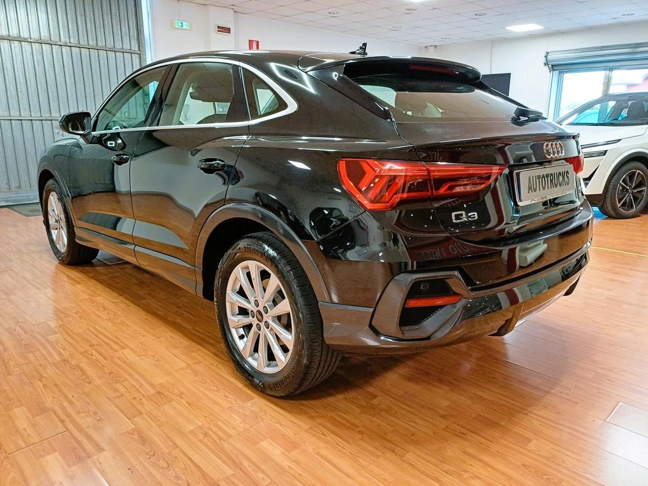 Audi Q3 35 TFSI Business Advanced