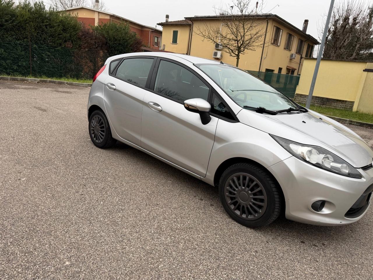 Ford Fiesta 1.4 Gpl - NEOPATENTATI - 12 MESI DI GARANZIA -