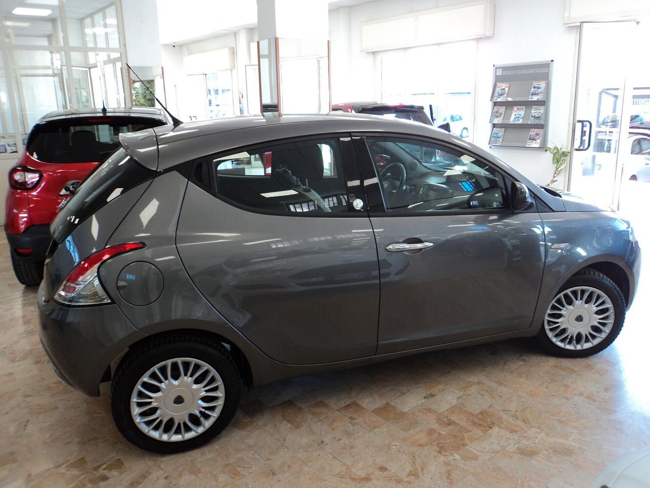 Lancia Ypsilon 1.2 69 CV 5 porte GPL Ecochic Gold
