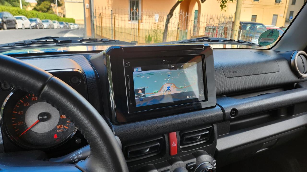 Suzuki Jimny 1.5 5MT Top