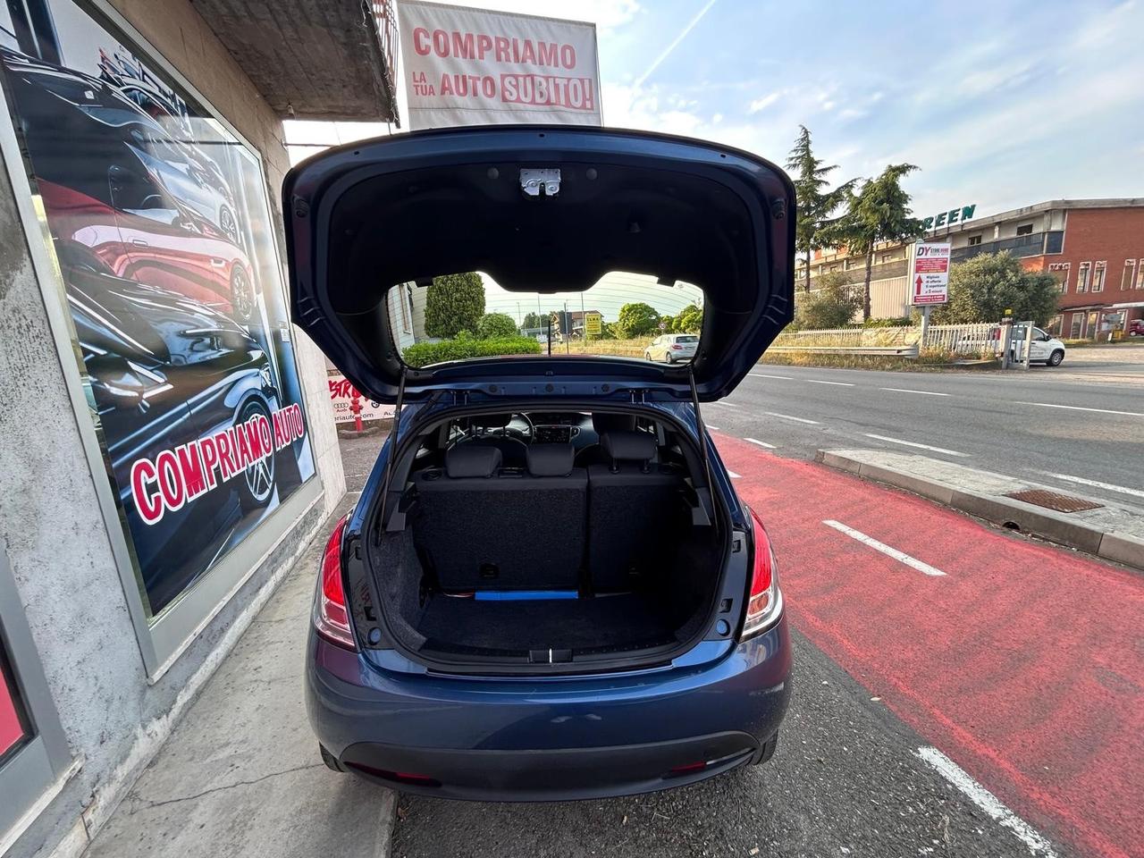 Lancia Ypsilon 1.0 FireFly 5 porte S&S Hybrid Gold