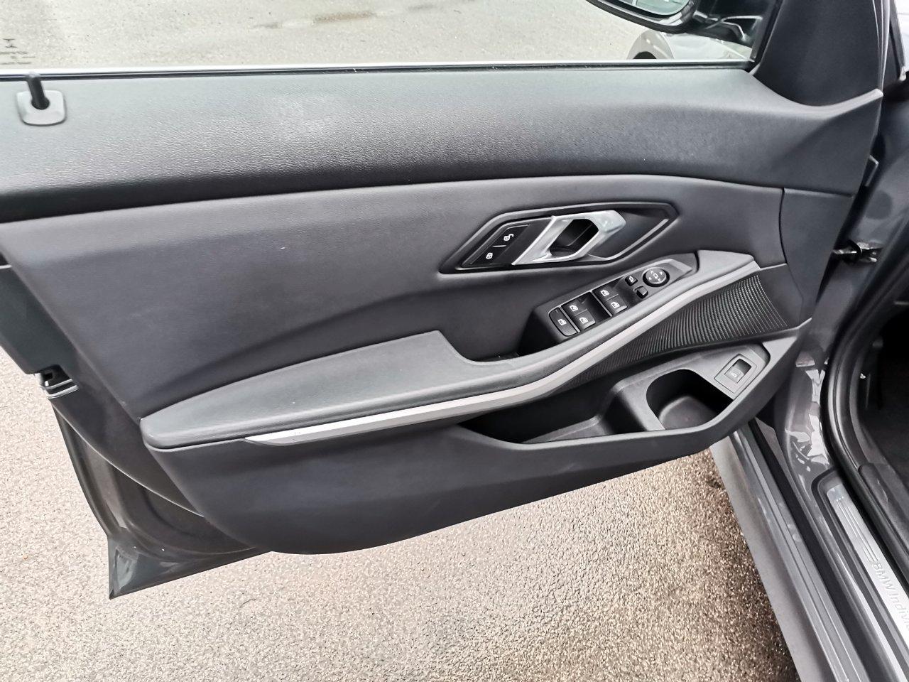 BMW 320 d Touring mhev 48V xdrive Business Advantage auto