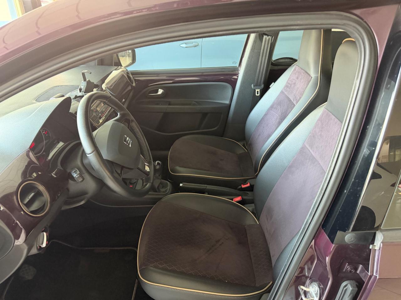 Seat Mii 1.0 5 porte by Cosmopolitan - Nessun vincolo -