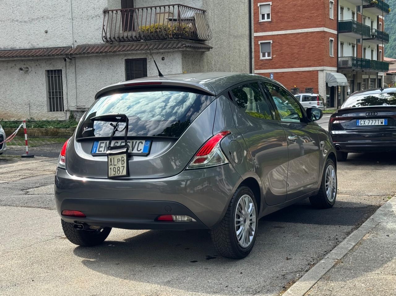 Lancia Ypsilon 1.2 69 CV 5 porte S&S Platinum