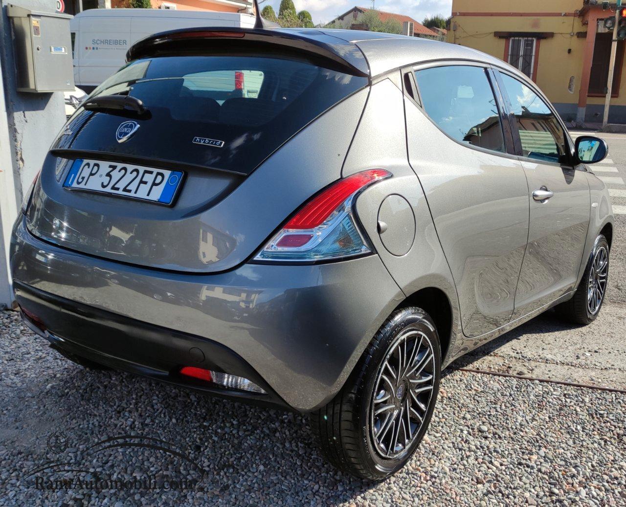 Lancia Ypsilon Hybrid 1.0 FireFly