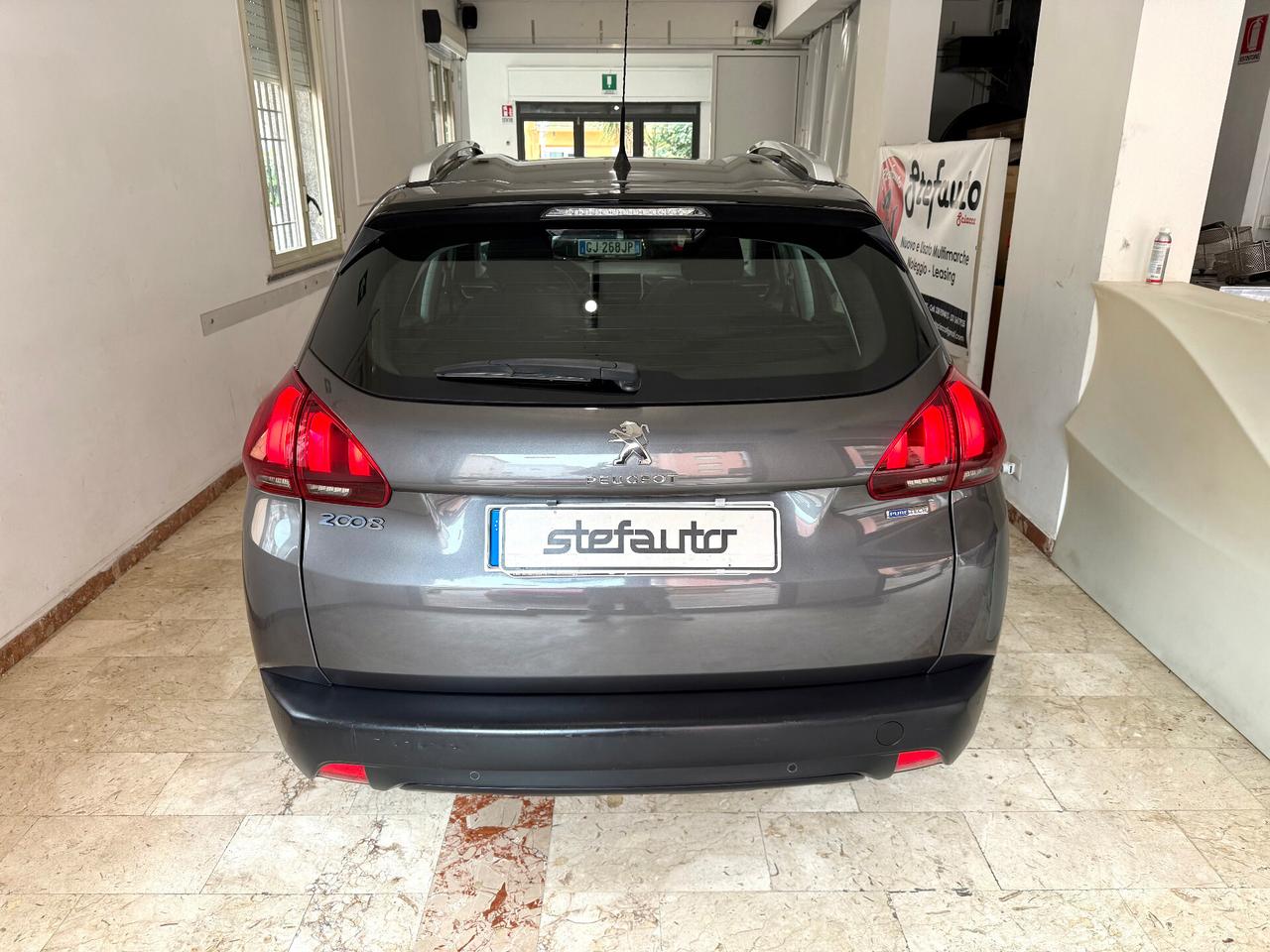 Peugeot 2008 PureTech 82cv Allure