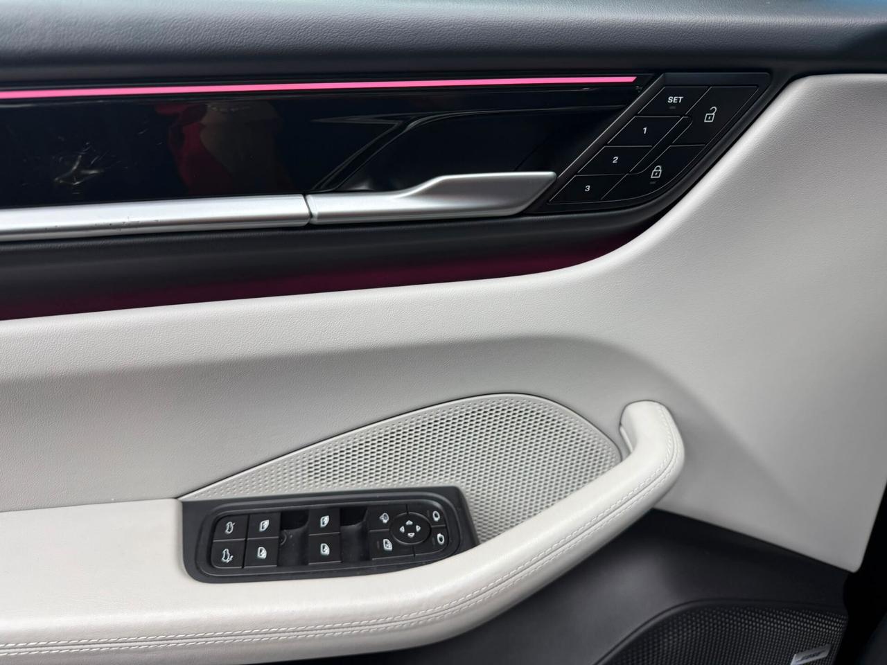 Porsche Macan EV 4S (451)