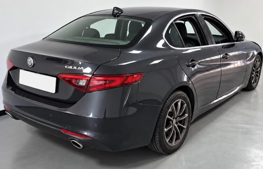 Alfa Romeo Giulia 2.2 Turbodiesel 180 CV AT8 Business Sport Launch Ed.