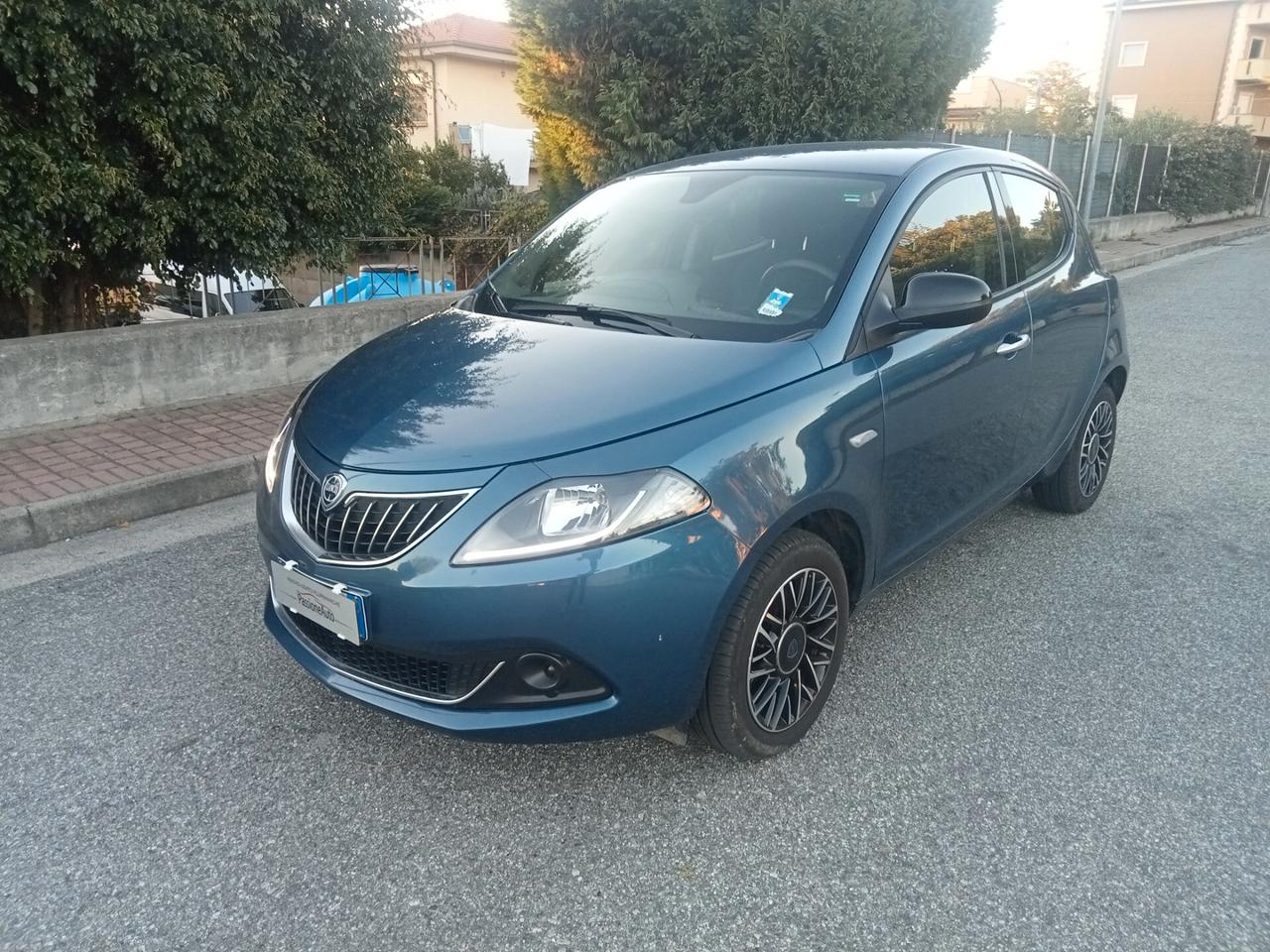 Lancia Ypsilon 1.0 FireFly 5 porte S&S Hybrid Platino