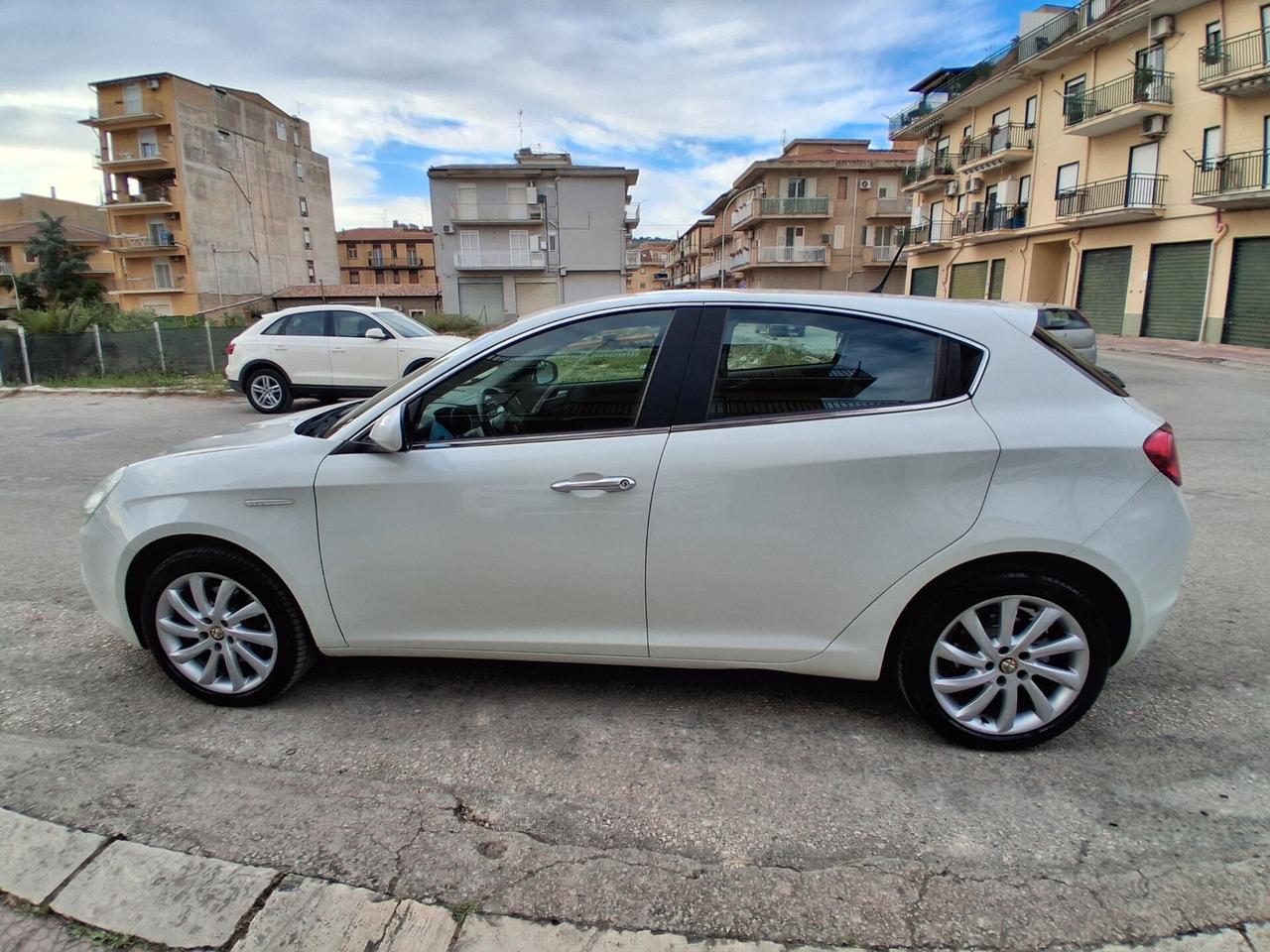 Alfa Romeo Giulietta 2.0 JTDM-2 170CV PROGRESSION