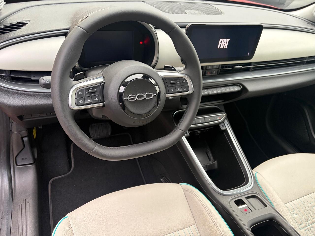 Fiat 600 Hybrid 100 CV DCT MHEV La Prima