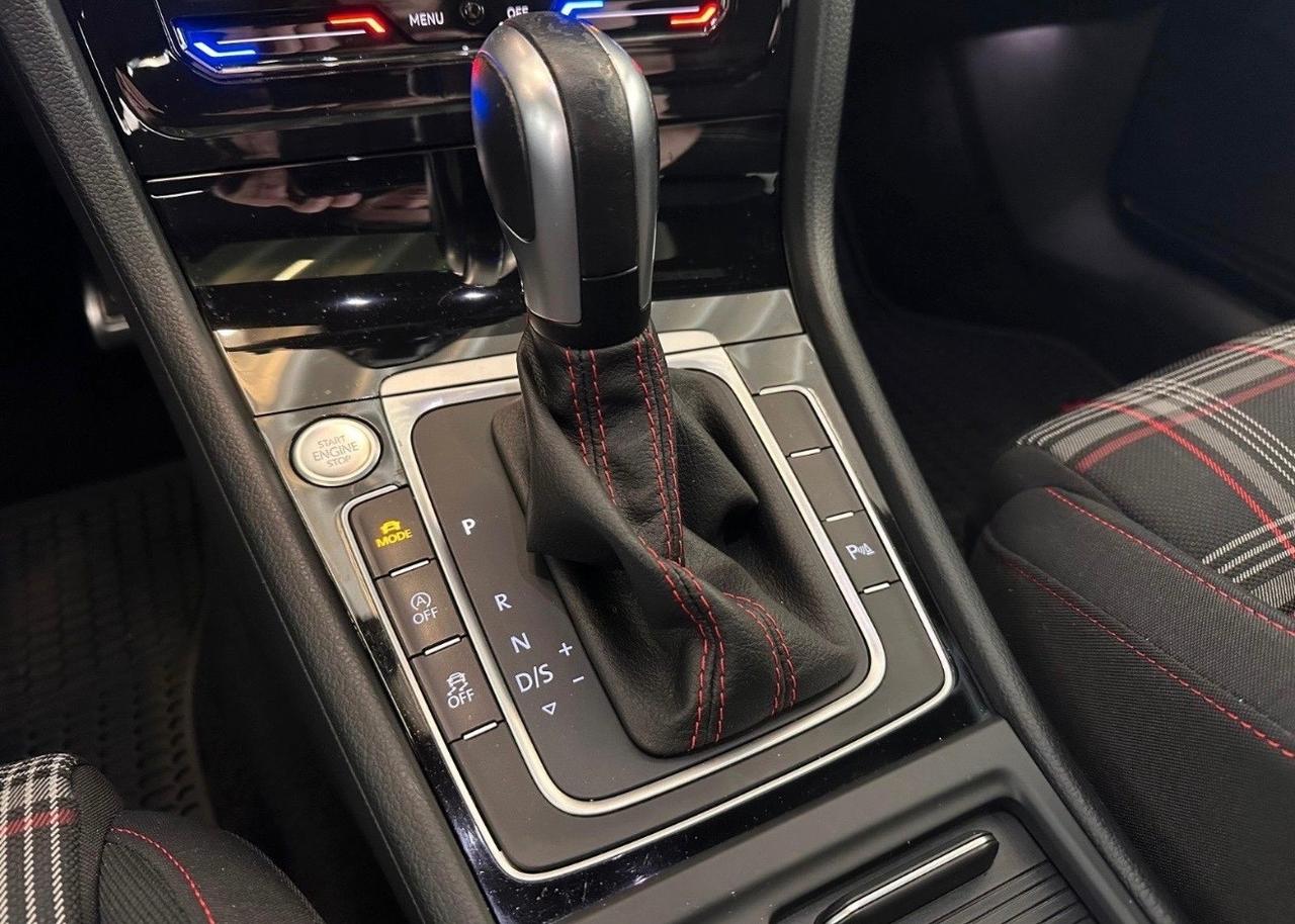 Volkswagen Golf GTI 2.0TSI DSG 5p. 245cv Tetto