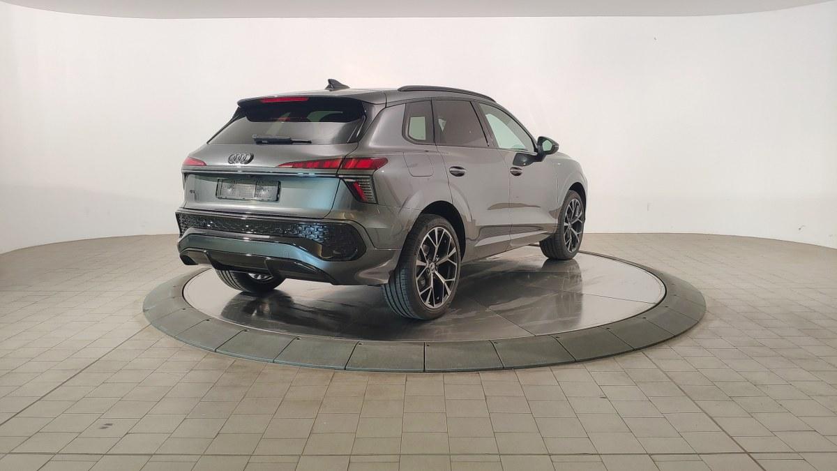 AUDI Q3 Tfsi 110 Kw Mhev S Tronic S Line Edition