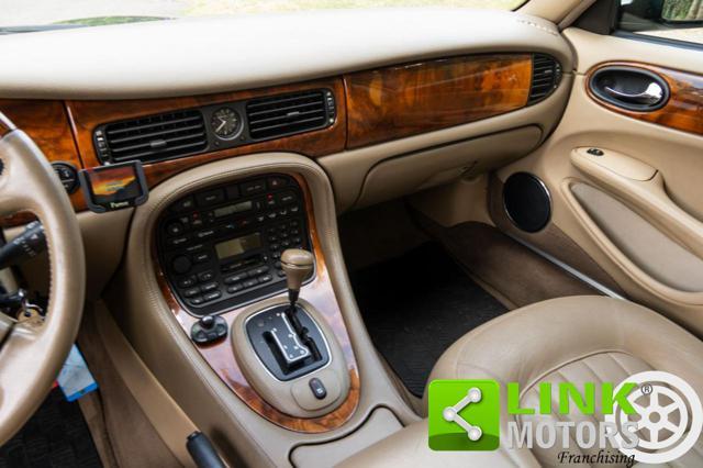 JAGUAR XJ8 3.2 V8 237CV Executive - 1998