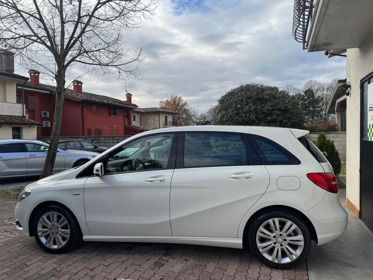 Mercedes-benz B 180 CDI BlueEFFICIENCY Executive