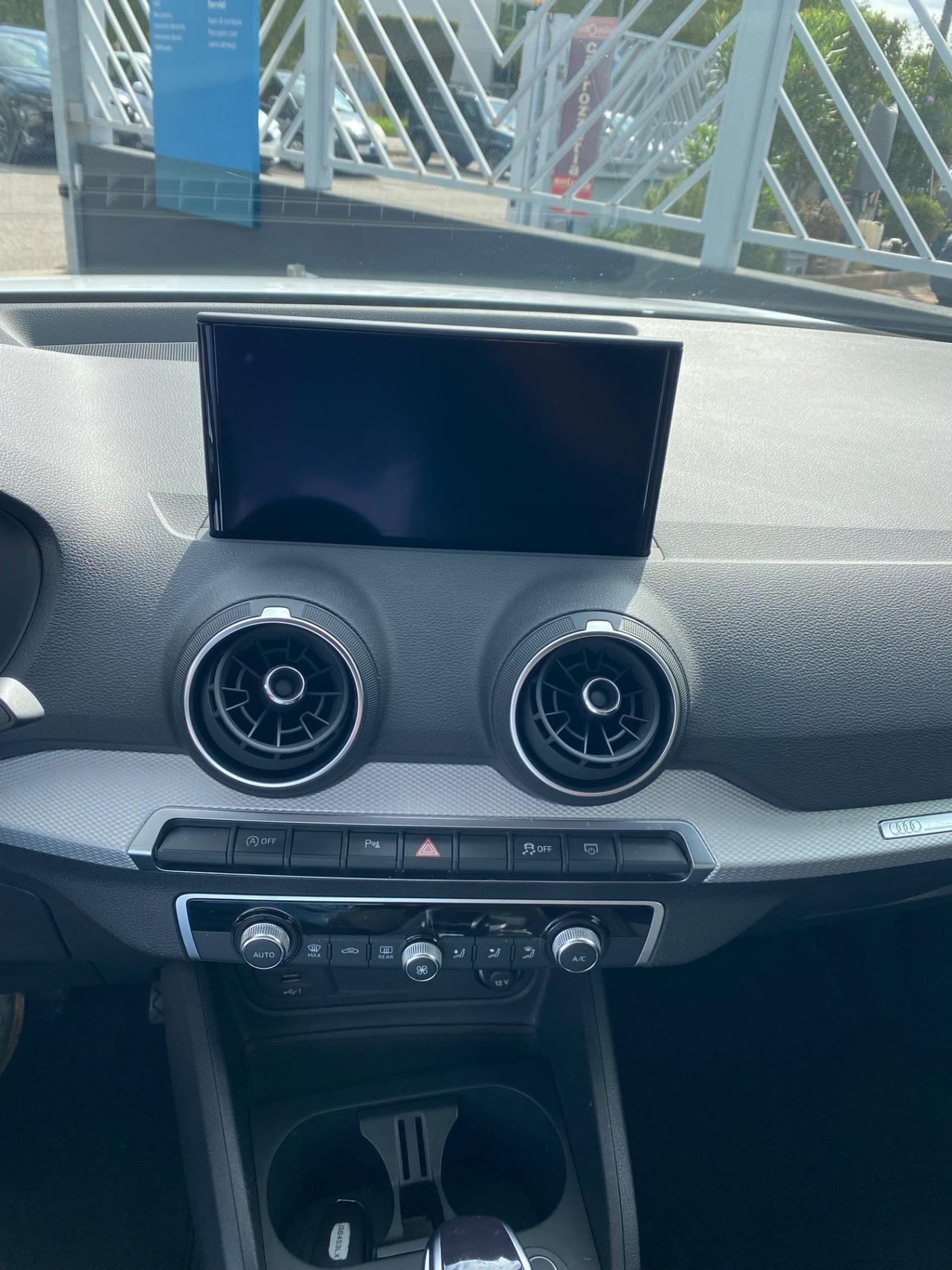 Audi Q2 35 TFSI S tronic Business
