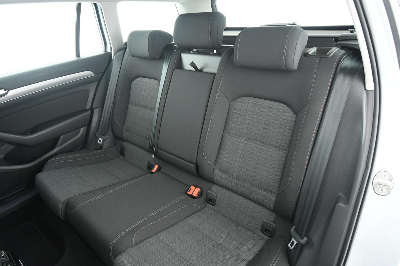 VOLKSWAGEN Passat Variant 2.0 tdi Business 122cv dsg NEOPATENTATI+ACC+CAMERA