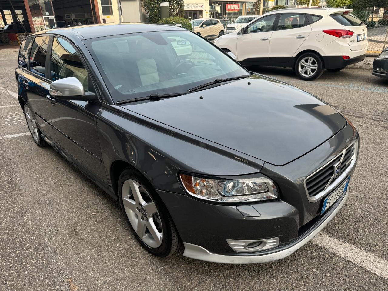 Volvo V50 D4 R-design AUTOMATICA,PELLE,17'',XENO,VETRI SCURI,