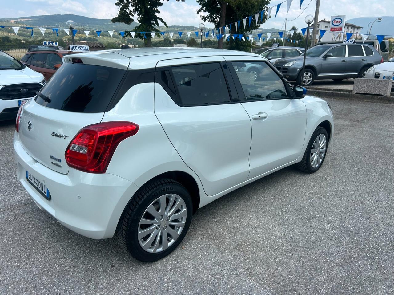 " UNA CHICCA " Suzuki Swift 1.2 Hybrid 4x4 AllGrip Top