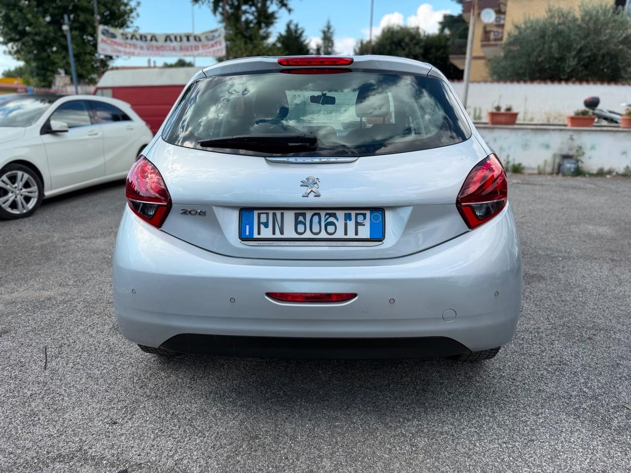 Peugeot 208 PureTech 82 5 porte Black Line 2
