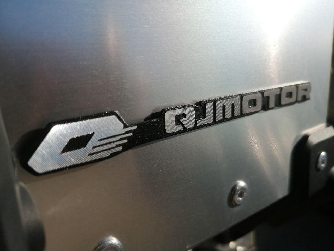Qj Motor SRT 700 X