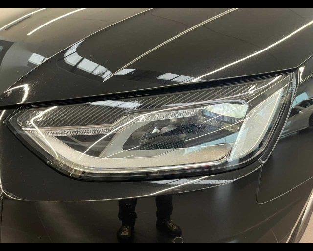 AUDI A4 Avant 40 TDI S tronic Business Advanced