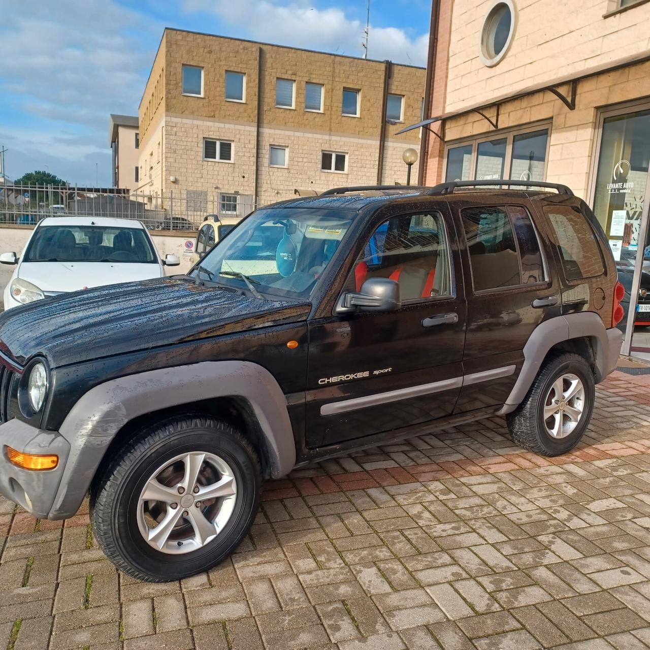 4X4 CHEROKEE 2.8 TURBINA E CATENA NUOVI