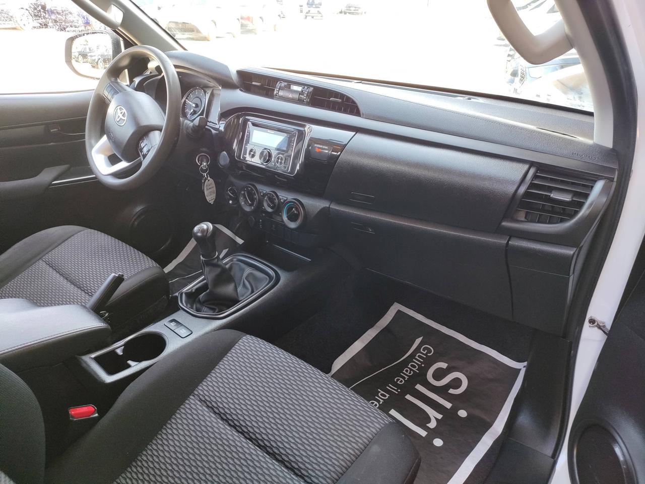 TOYOTA Hilux 2.4 d-4d C&C 4x4 Comfort