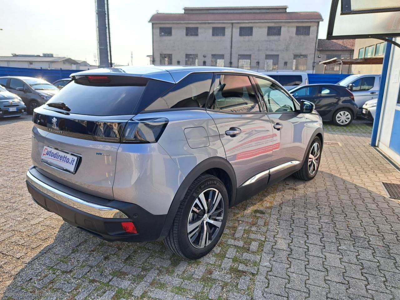 PEUGEOT 3008 Hybrid 225 e-EAT8 Allure