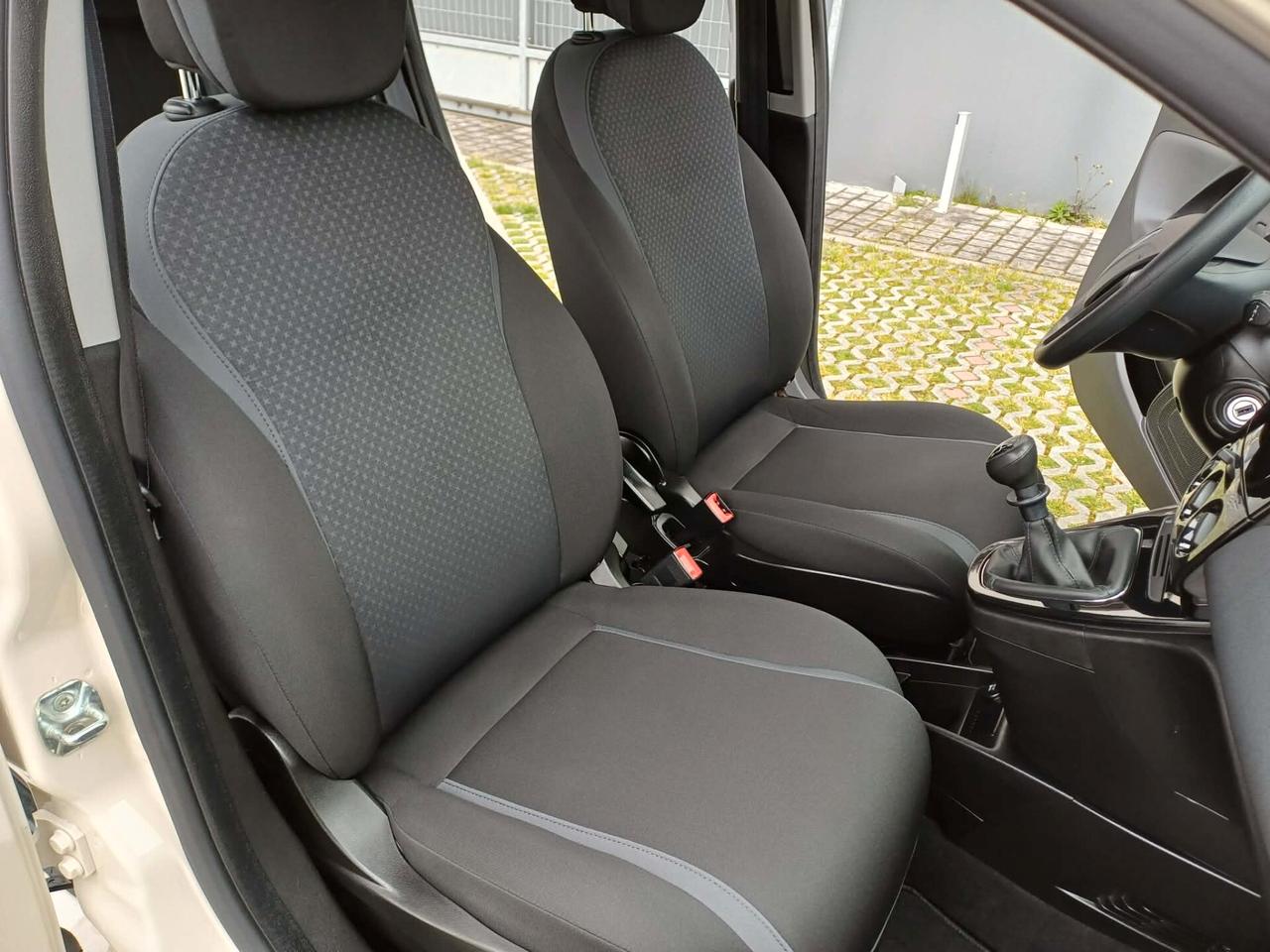 Lancia Ypsilon 1.2 69 CV 5 porte GPL Ecochic Silver