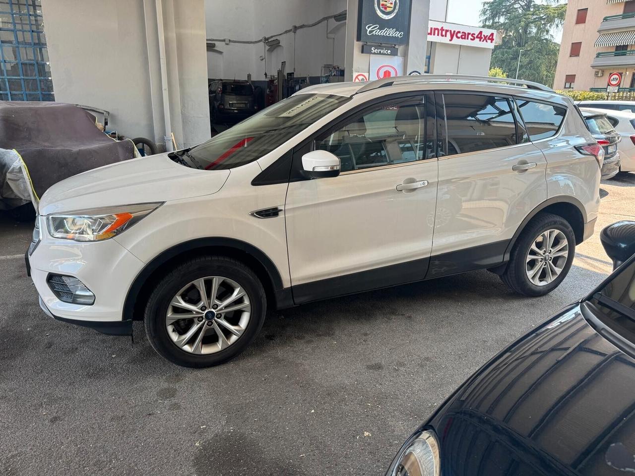 Ford Kuga 2.0 TDCI 150 CV S&S 4WD Powershift Business