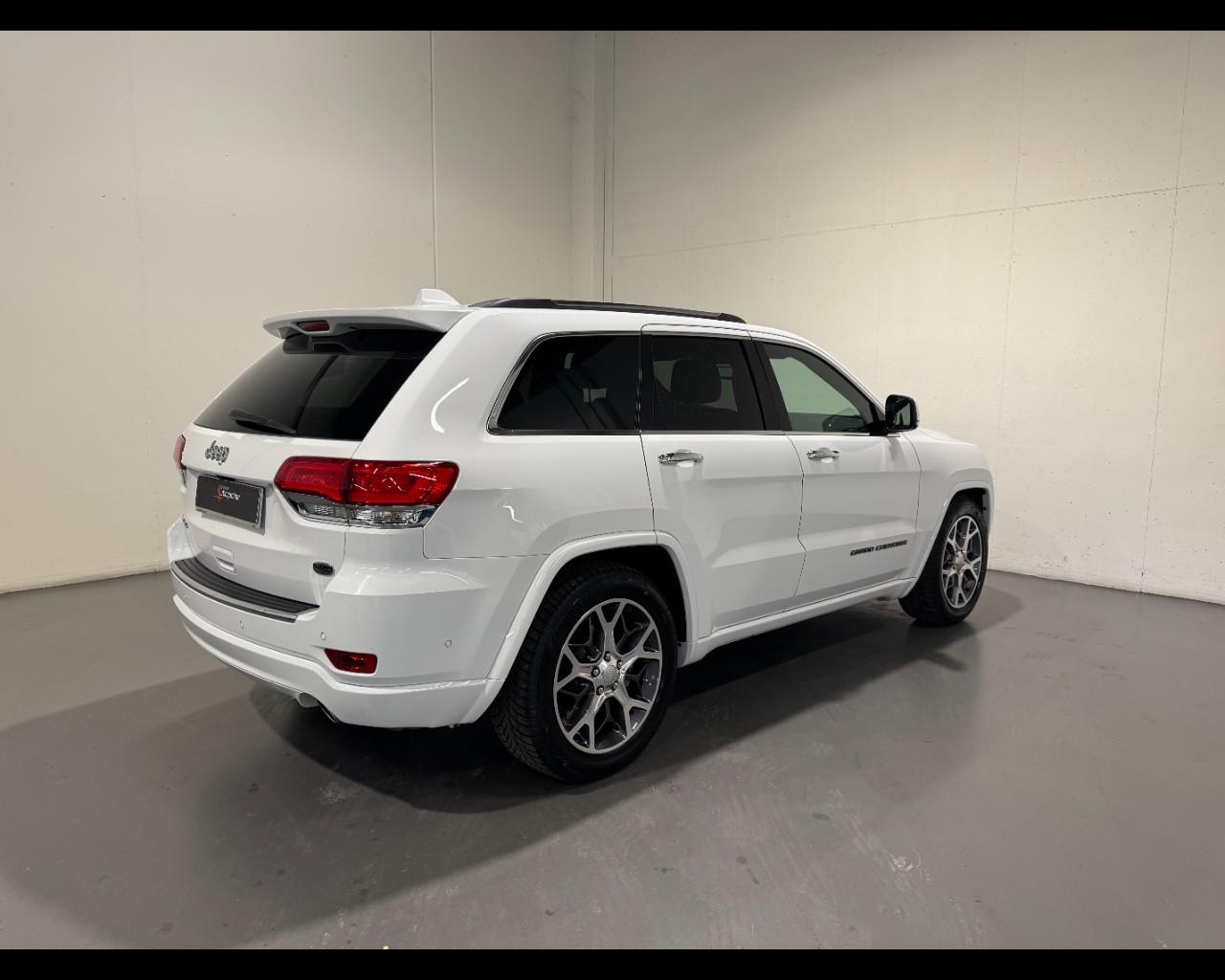 JEEP GRAND CHEROKEE 3.0 AUTO OVERLAND