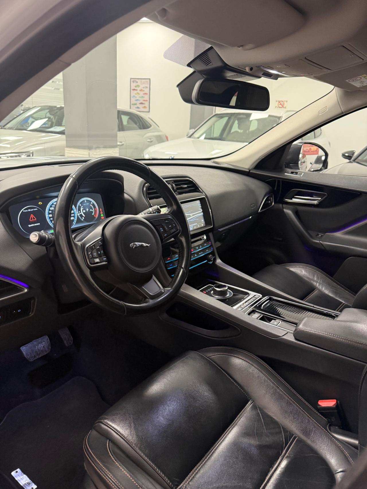 Jaguar F-Pace 2.0 D 180 CV AWD aut. R-Sport