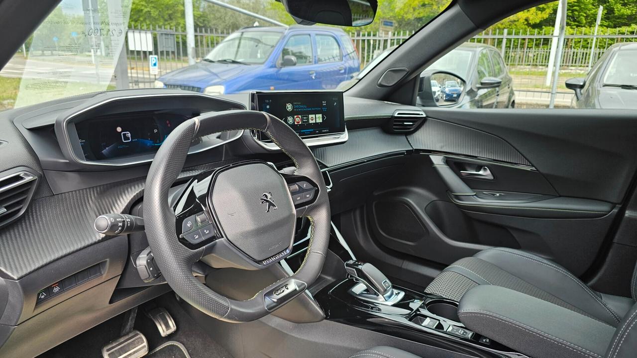 Peugeot 2008 PureTech 130cv S&S EAT8 GT