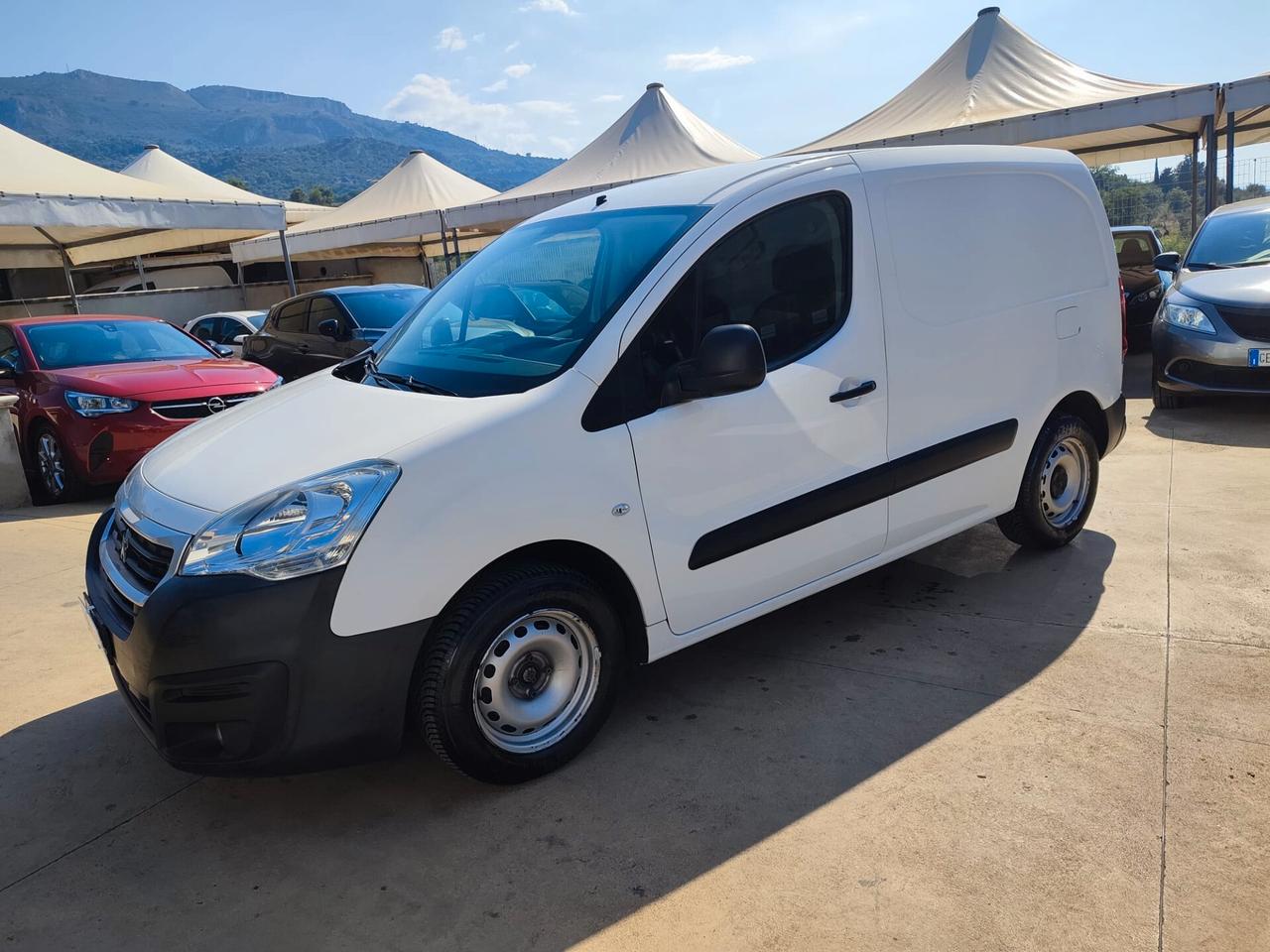 Peugeot Partner BlueHDi 75 cv Pro