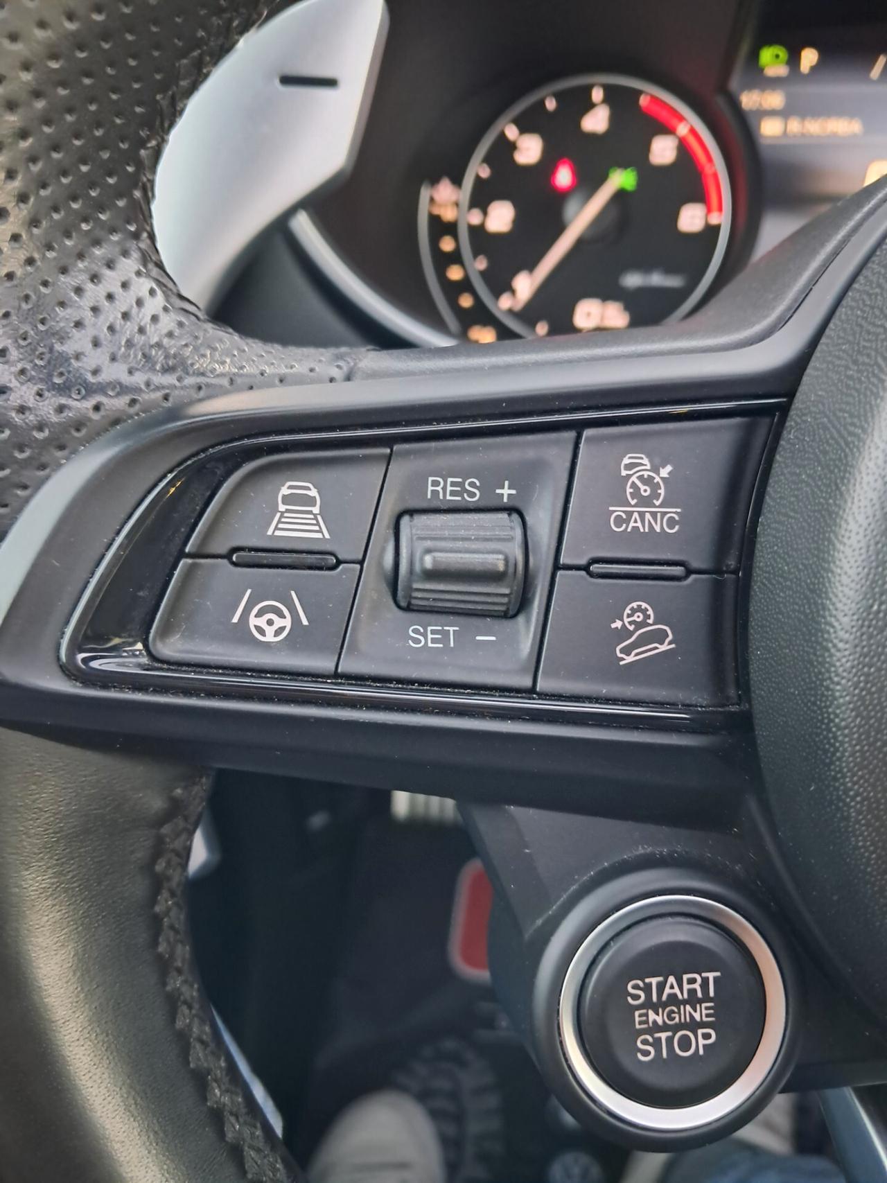 A. R. Stelvio VELOCE-210CV *Q4*TETTO*PELLE*CERCHI21"