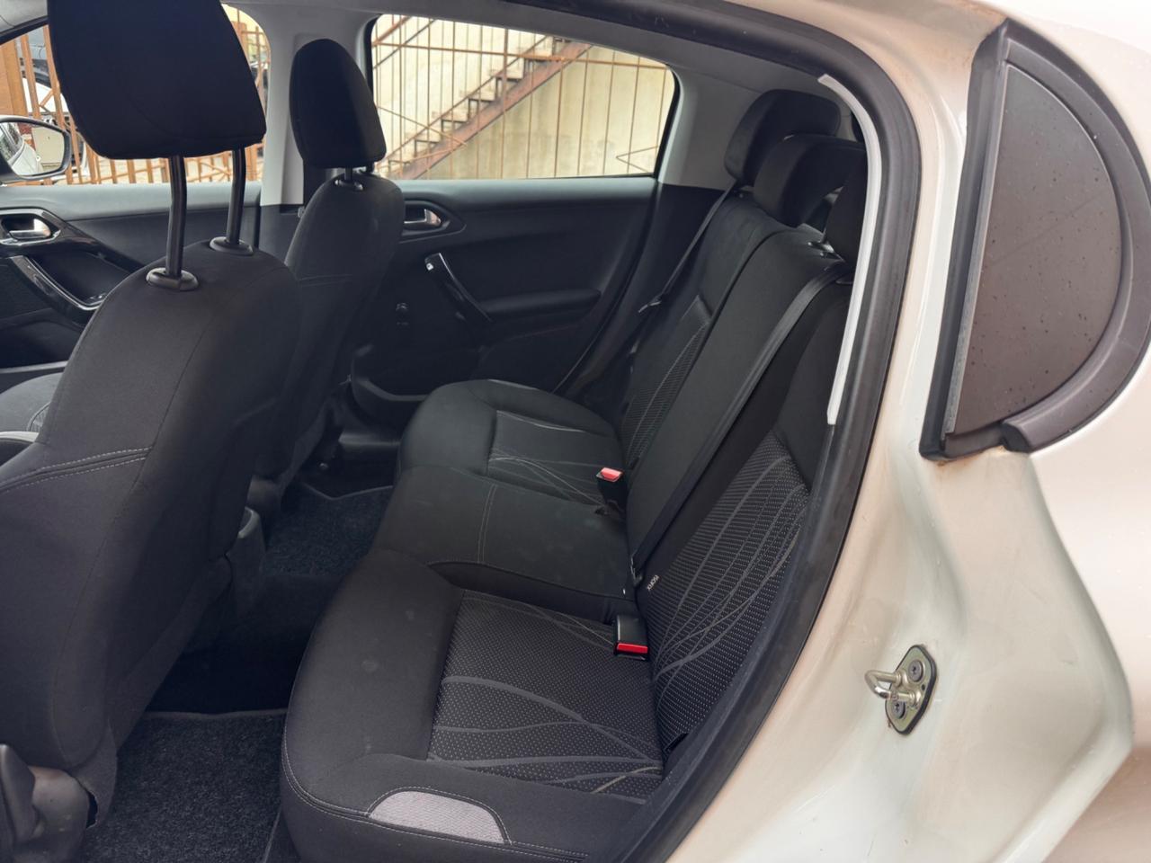 Peugeot 208 1.2 Benzina Ok Neopatentati