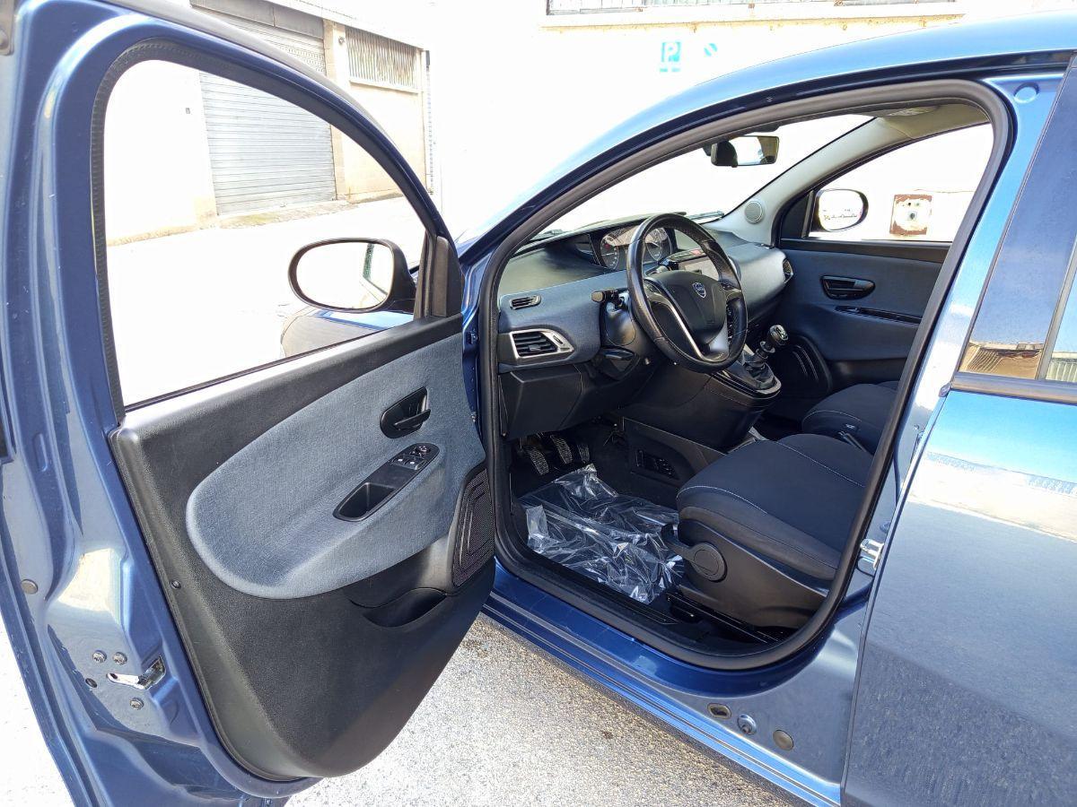 LANCIA Ypsilon 1.0 FireFly 5p. Hybryd Gold - 2022