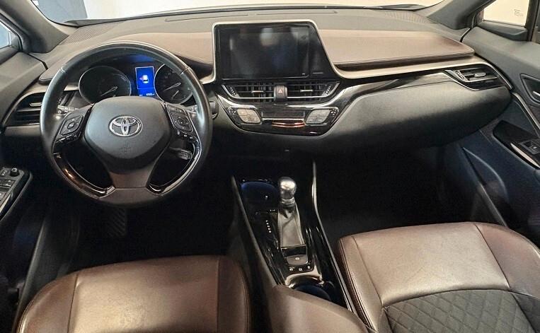 TOYOTA C-HR HYBRID benz. Elettrica 1.8 CV 98 Km 67 632 garanzia 12 mesi