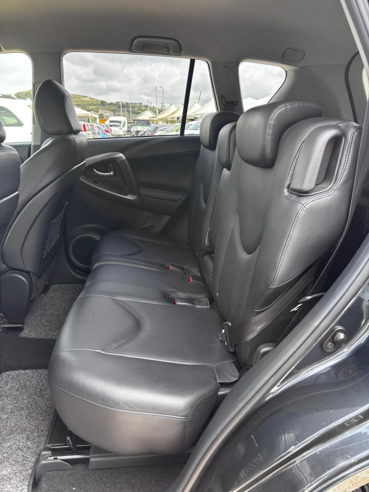 Toyota RAV 4 RAV4 2.2 D-4D 177 CV Luxury