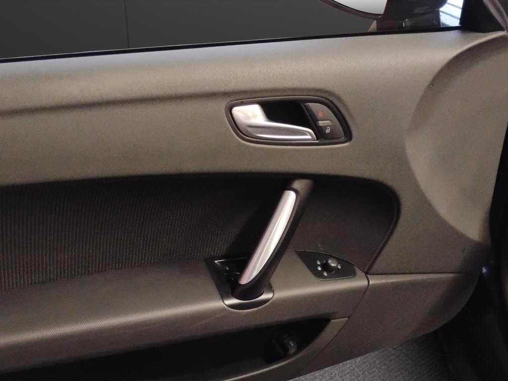 Audi TT Roadster 2.0 tfsi S-LINE...CERCHI 18..XENON..SERVICE AUDI