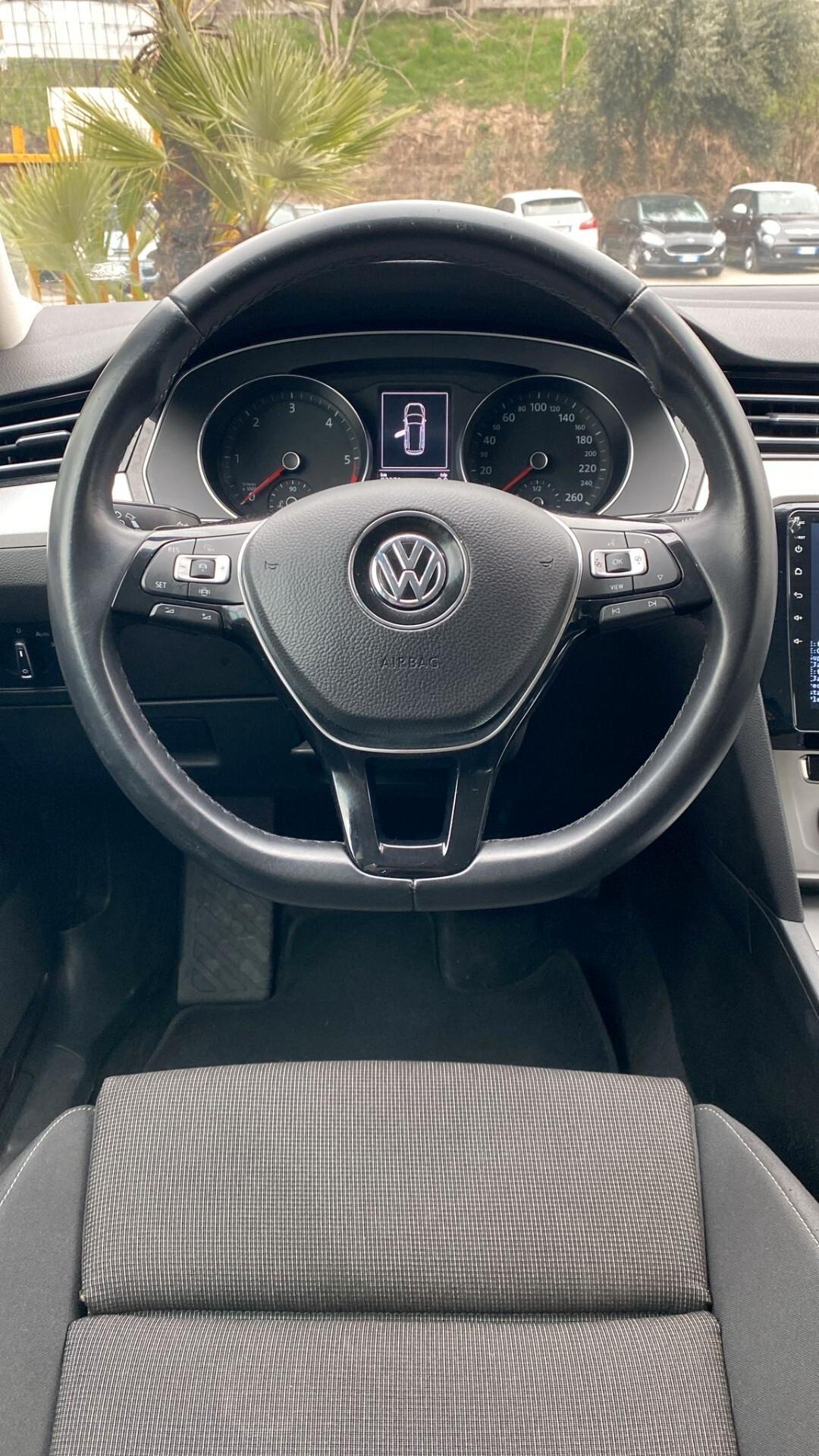 Volkswagen Passat 2.0 TDI DSG Business BlueMotion Technology