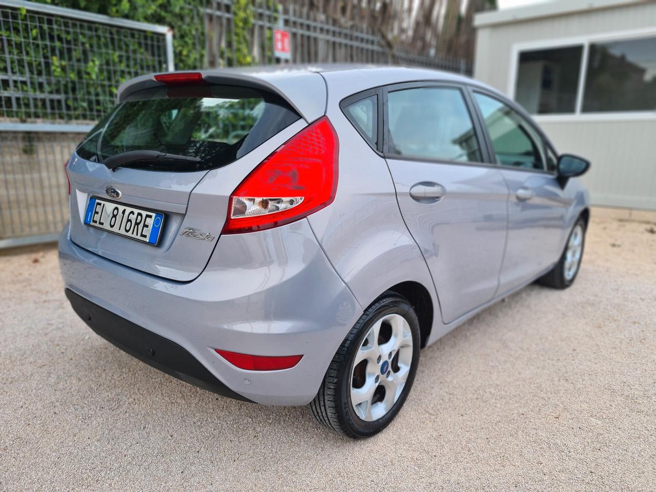 Ford Fiesta 1.4 TDCi 70CV 5 porte Titanium