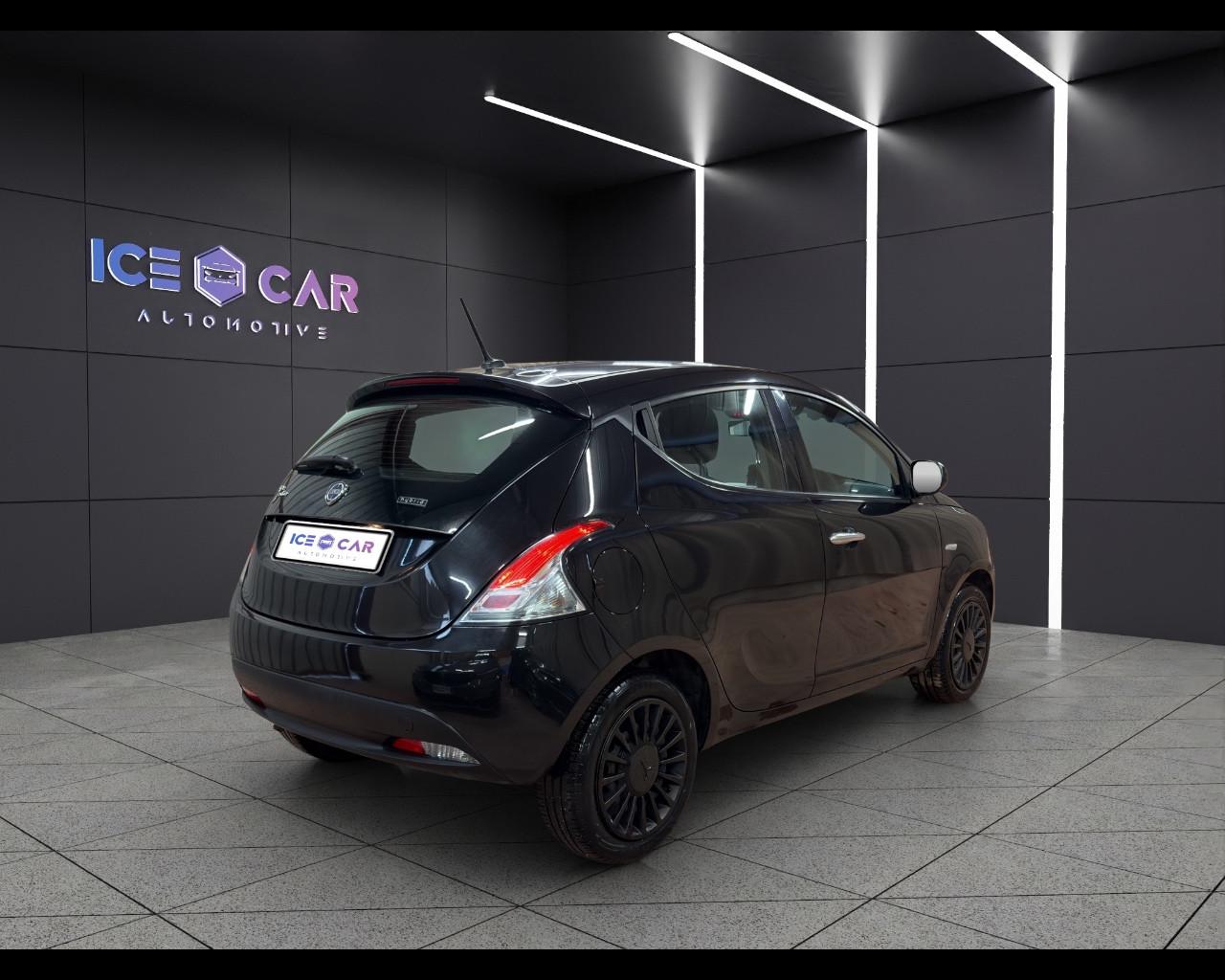 LANCIA Ypsilon 1.0 FireFly 5 porte S&S Hybrid Silver