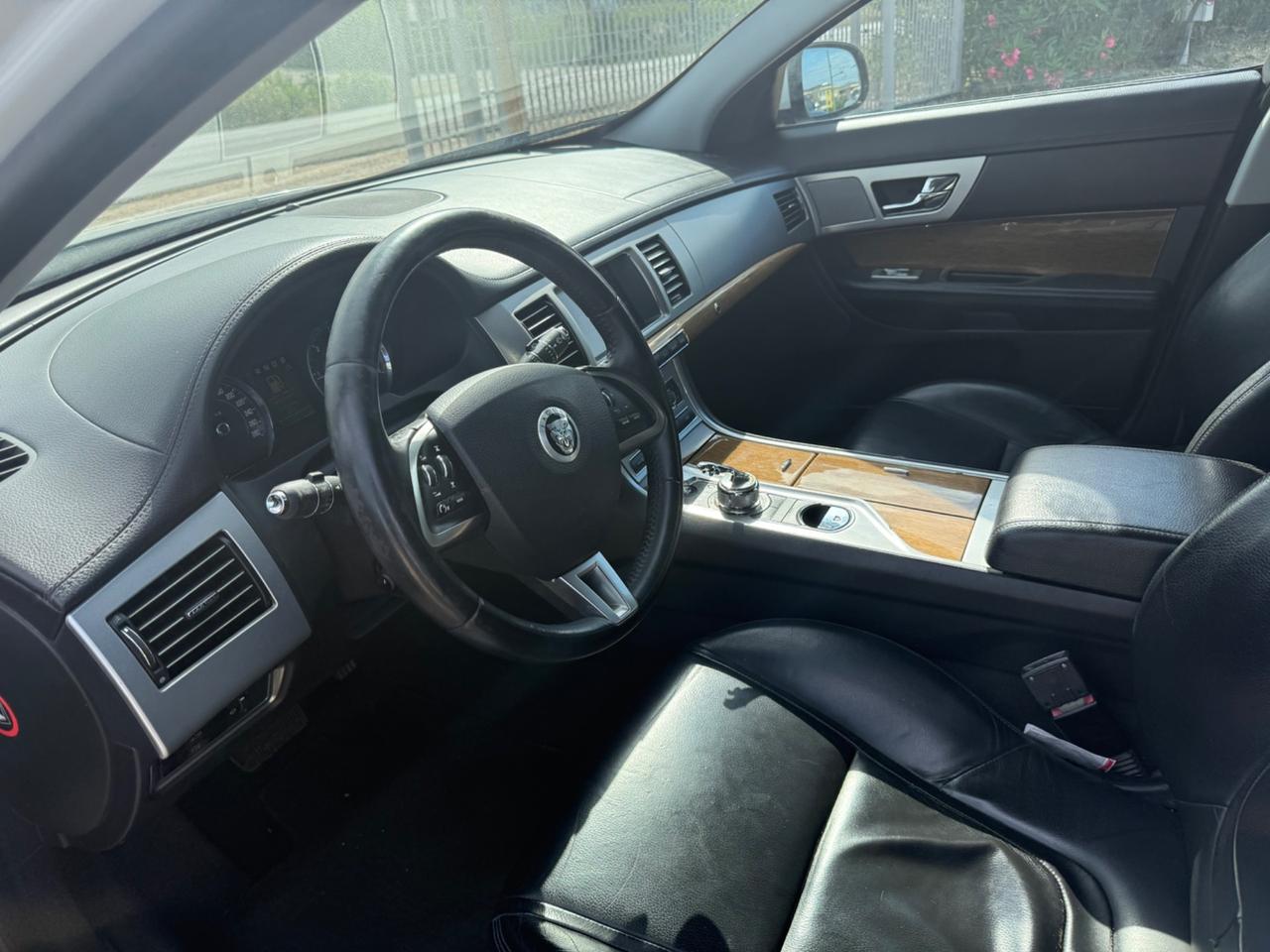 Jaguar XF 2.2 D 190 CV PERMUTE 7.999€