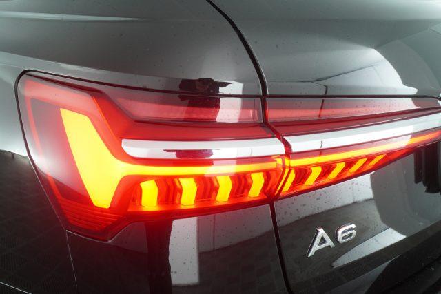 AUDI A6 A6 Avant 40 2.0 TDI S tronic Business Sport