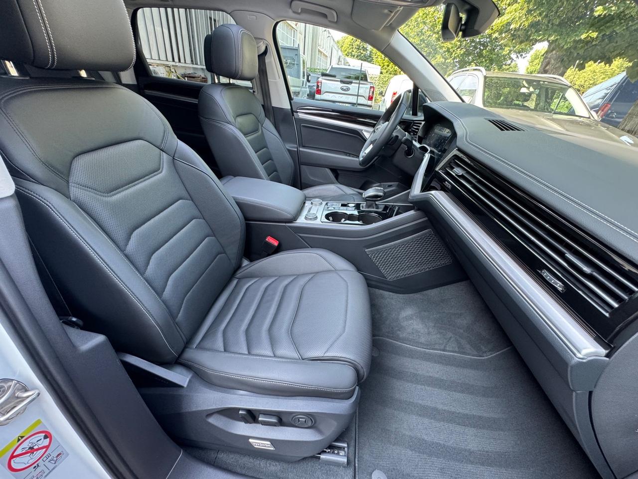 Volkswagen Touareg 3.0 V6 TDI SCR R-LINE