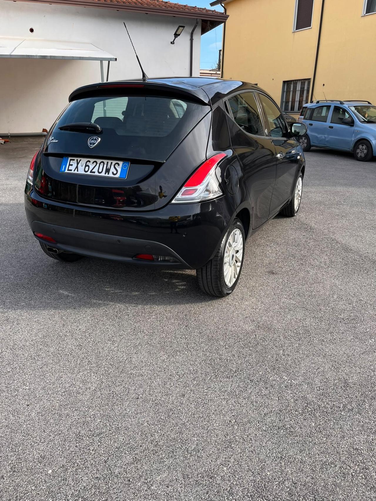 Lancia Ypsilon 1.2 69 CV 5 porte GPL Ecochic Gold